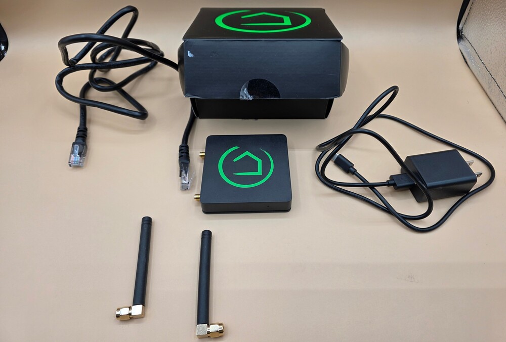 Hubitat Elevation Model C-8 Pro Black Smart Home Hub with Antennas
